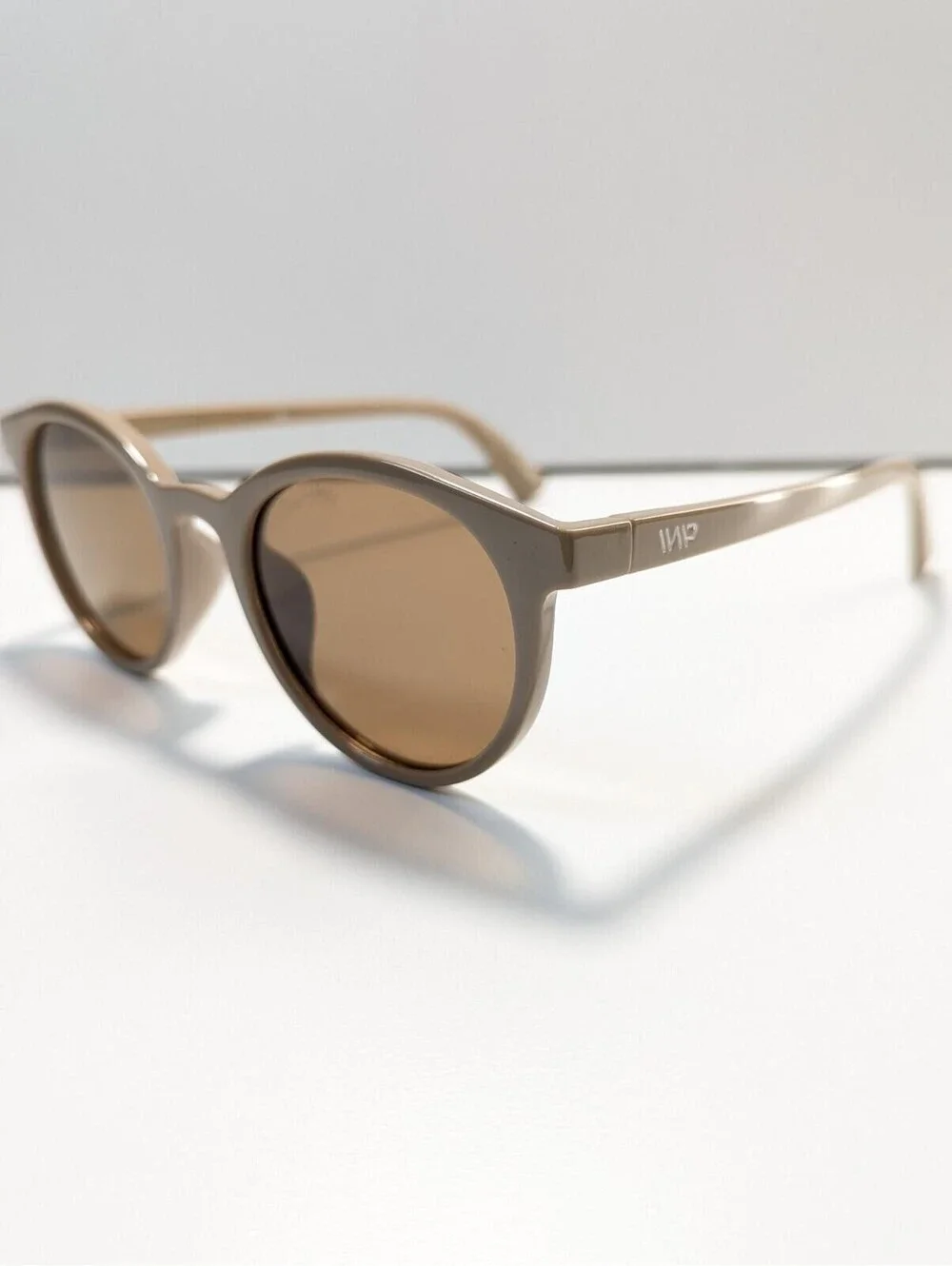 WearMe Pro Polarized Classic Round Retro Light Crystal Brown / Lens ECO03-BGEBRW